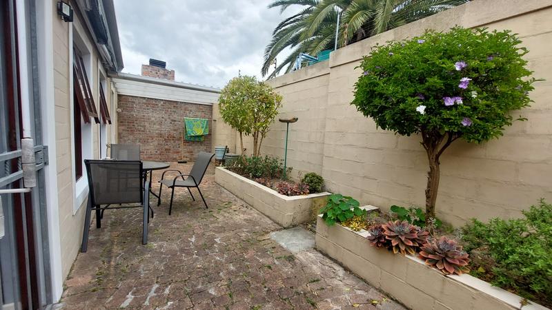 To Let 2 Bedroom Property for Rent in Oakglen Western Cape